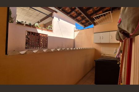Casa à venda com 275m², 5 quartos e 3 vagasLavanderia - Casa 2