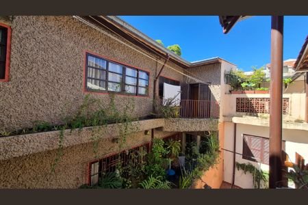 Casa à venda com 275m², 5 quartos e 3 vagasVista