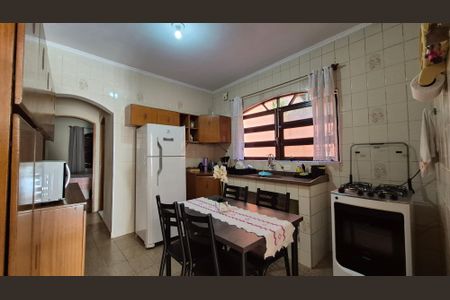 Casa à venda com 275m², 5 quartos e 3 vagasCozinha