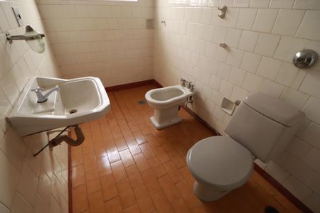 Casa para alugar com 136m², 3 quartos e sem vagaBanheiro social