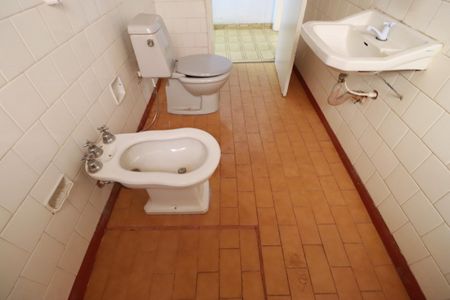 Casa para alugar com 136m², 3 quartos e sem vagaBanheiro social