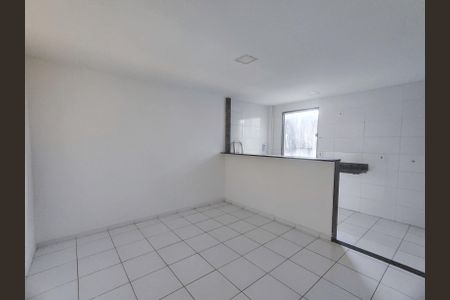 Sala de apartamento para alugar com 2 quartos, 45m² em Recreio dos Bandeirantes, Rio de Janeiro