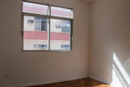 Apartamento à venda com 80m², 3 quartos e 1 vaga Apartamento à venda com 80m², 3 quartos e 1 vagaSala