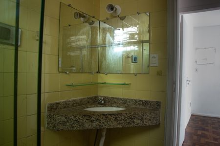 Apartamento à venda com 80m², 3 quartos e 1 vaga Apartamento à venda com 80m², 3 quartos e 1 vagaBanheiro