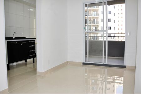 Detalhe - Sala e Sala de Jantar de apartamento para alugar com 2 quartos, 40m² em Nossa Senhora do O, São Paulo