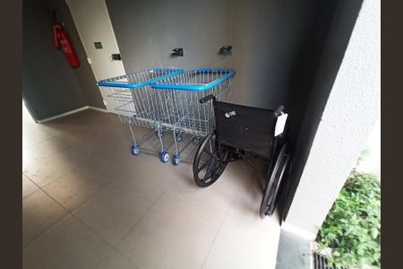 Apartamento para alugar com 40m², 2 quartos e sem vaga Apartamento para alugar com 40m², 2 quartos e sem vagaCarrinhos e Cadeira