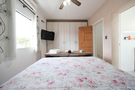 Casa à venda com 280m², 3 quartos e 3 vagasSuíte