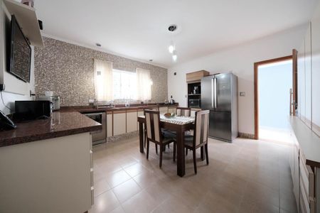 Casa à venda com 280m², 3 quartos e 3 vagasCozinha