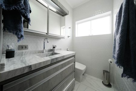 Casa à venda com 280m², 3 quartos e 3 vagasBanheiro 1