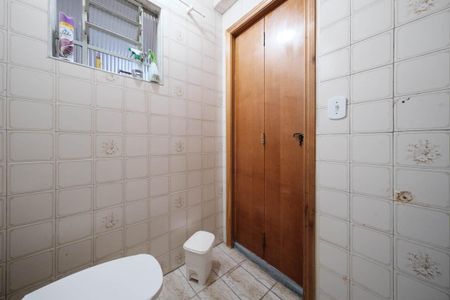 Casa à venda com 280m², 3 quartos e 3 vagasBanheiro 2