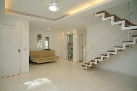 Sala de casa à venda com 3 quartos, 160m² em Serra Grande, Niterói