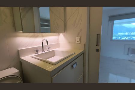 Apartamento para alugar com 90m², 2 quartos e 2 vagasBanheiro da Suíte 