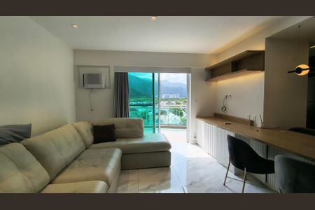 Sala de apartamento para alugar com 2 quartos, 90m² em Barra da Tijuca, Rio de Janeiro