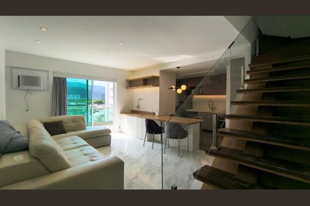 Sala de apartamento para alugar com 2 quartos, 90m² em Barra da Tijuca, Rio de Janeiro