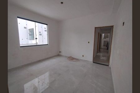 Foto 05 de casa à venda com 3 quartos, 140m² em Chácaras Califórnia, Contagem