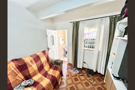 Sala de casa à venda com 6 quartos, 234m² em Vila Romero, São Paulo