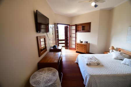 Casa de condomínio à venda com 381m², 4 quartos e 4 vagasQuarto 4 - Suíte