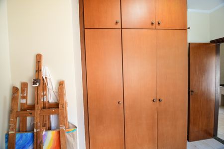 Casa de condomínio à venda com 381m², 4 quartos e 4 vagasQuarto de Serviço