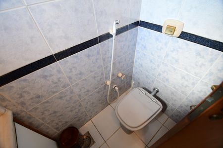 Casa de condomínio à venda com 381m², 4 quartos e 4 vagasBanheiro Social