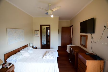 Casa de condomínio à venda com 381m², 4 quartos e 4 vagasQuarto 4 - Suíte