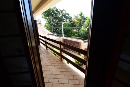 Casa de condomínio à venda com 381m², 4 quartos e 4 vagasQuarto 3 - Sacada