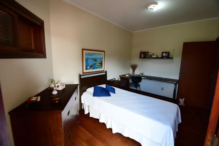 Casa de condomínio à venda com 381m², 4 quartos e 4 vagasQuarto 3