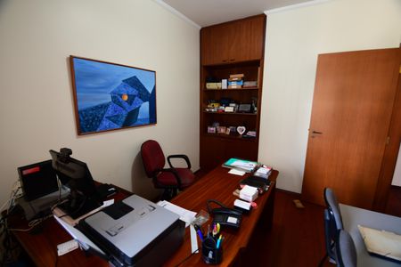 Casa de condomínio à venda com 381m², 4 quartos e 4 vagasEscritório