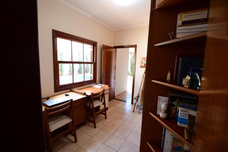 Casa de condomínio à venda com 381m², 4 quartos e 4 vagasQuarto de Serviço