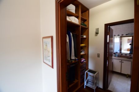 Casa de condomínio à venda com 381m², 4 quartos e 4 vagasQuarto 4 - Suíte Closet