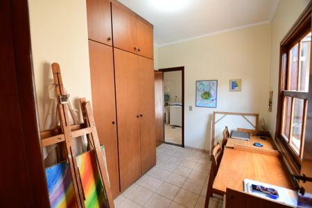 Casa de condomínio à venda com 381m², 4 quartos e 4 vagasQuarto de Serviço