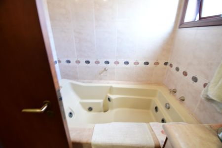 Casa de condomínio à venda com 381m², 4 quartos e 4 vagasBanheiro Suíte