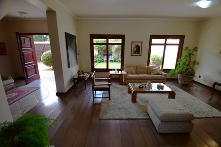 Casa de condomínio à venda com 381m², 4 quartos e 4 vagasSala