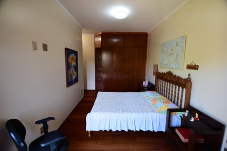 Casa de condomínio à venda com 381m², 4 quartos e 4 vagasQuarto 2