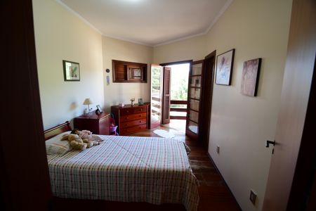 Casa de condomínio à venda com 381m², 4 quartos e 4 vagasQuarto 1