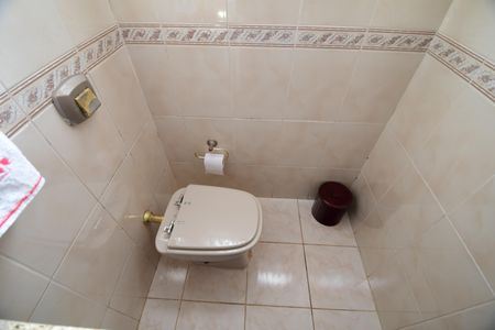 Casa de condomínio à venda com 381m², 4 quartos e 4 vagasLavabo