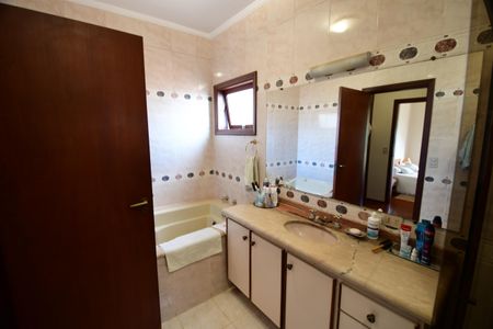 Casa de condomínio à venda com 381m², 4 quartos e 4 vagasBanheiro Suíte