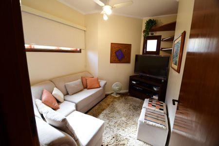 Casa de condomínio à venda com 381m², 4 quartos e 4 vagasSala de TV