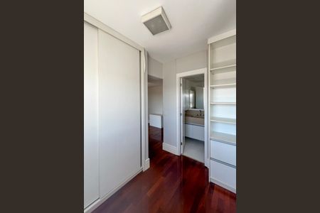 Apartamento à venda com 106m², 2 quartos e 2 vagasCloset