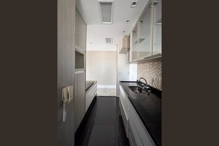 Apartamento à venda com 106m², 2 quartos e 2 vagasCozinha 