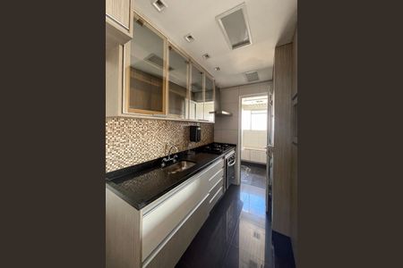 Apartamento à venda com 106m², 2 quartos e 2 vagasCozinha 