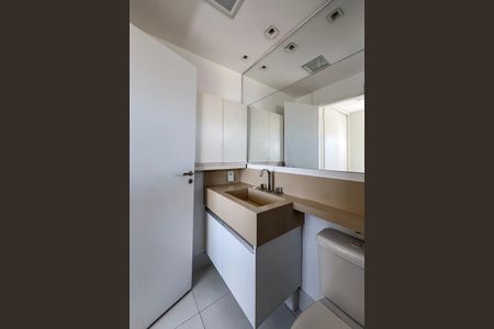 Apartamento à venda com 106m², 2 quartos e 2 vagasBanheiro da Suíte