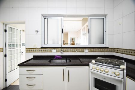 Casa para alugar com 150m², 3 quartos e 1 vagacozinha