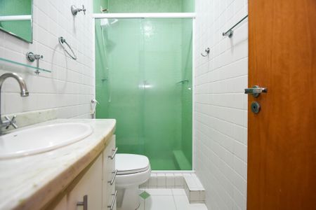 banheiro corredor de casa para alugar com 3 quartos, 150m² em Perdizes, São Paulo