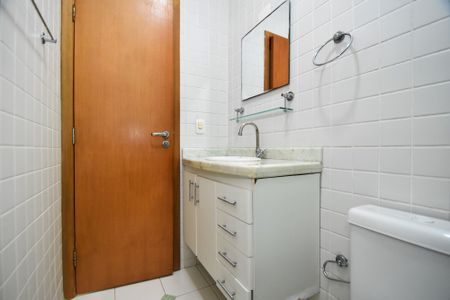 Casa para alugar com 150m², 3 quartos e 1 vagabanheiro corredor