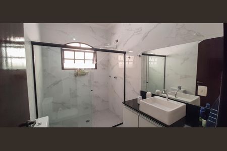 Casa à venda com 280m², 3 quartos e 2 vagasBanheiro dos Quartos