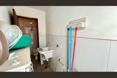 Casa à venda com 162m², 3 quartos e 2 vagasÁrea de Serviço