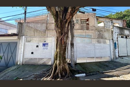 Casa à venda com 162m², 3 quartos e 2 vagasPlaca instalada na fachada do imóvel 
