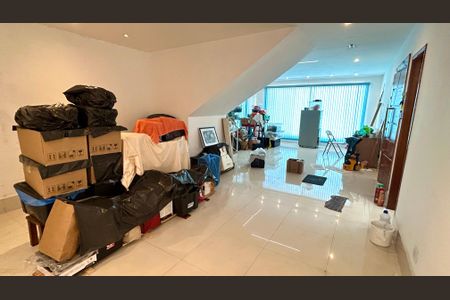 Casa à venda com 162m², 3 quartos e 2 vagasSala