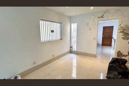 Casa à venda com 162m², 3 quartos e 2 vagasSala