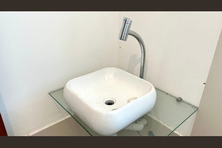Casa à venda com 162m², 3 quartos e 2 vagasBanheiro da Suíte 2
